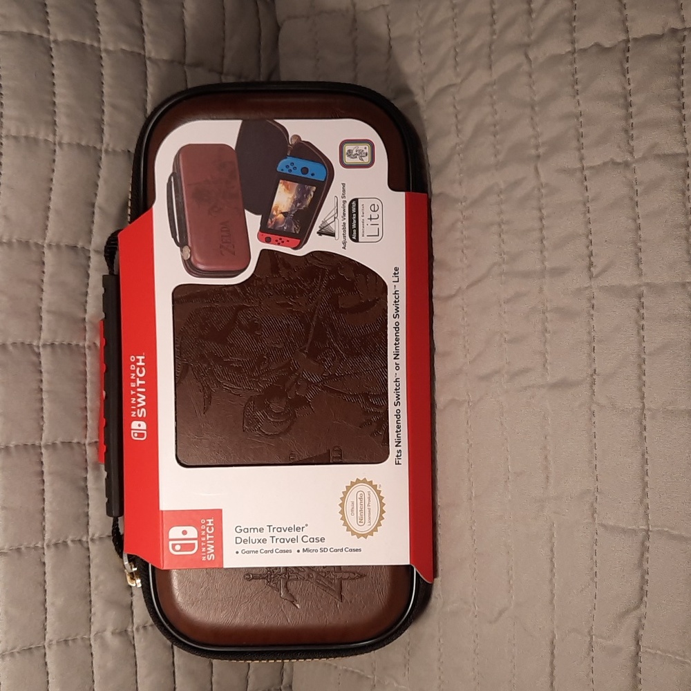 Game Travler- Deluxe Travel Case/ Nintendo Switch and Nintendo Switch Lite